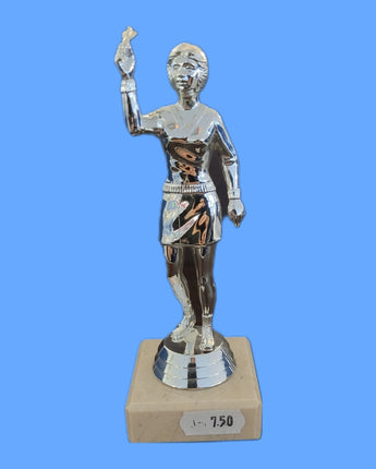 van der Storm Sportprijzen Dartfiguur dame op voet ca. 13 Cm.